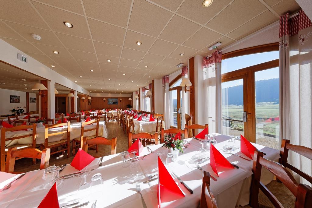 Hotel Club Le Risoux Bois-dʼAmont Esterno foto