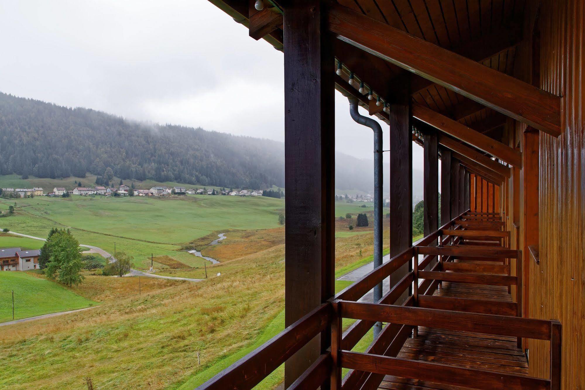 Hotel Club Le Risoux Bois-dʼAmont Esterno foto